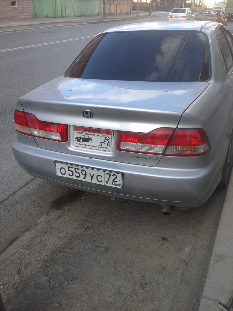 Illustration for article titled Photos I took of cars when I was in Russia
